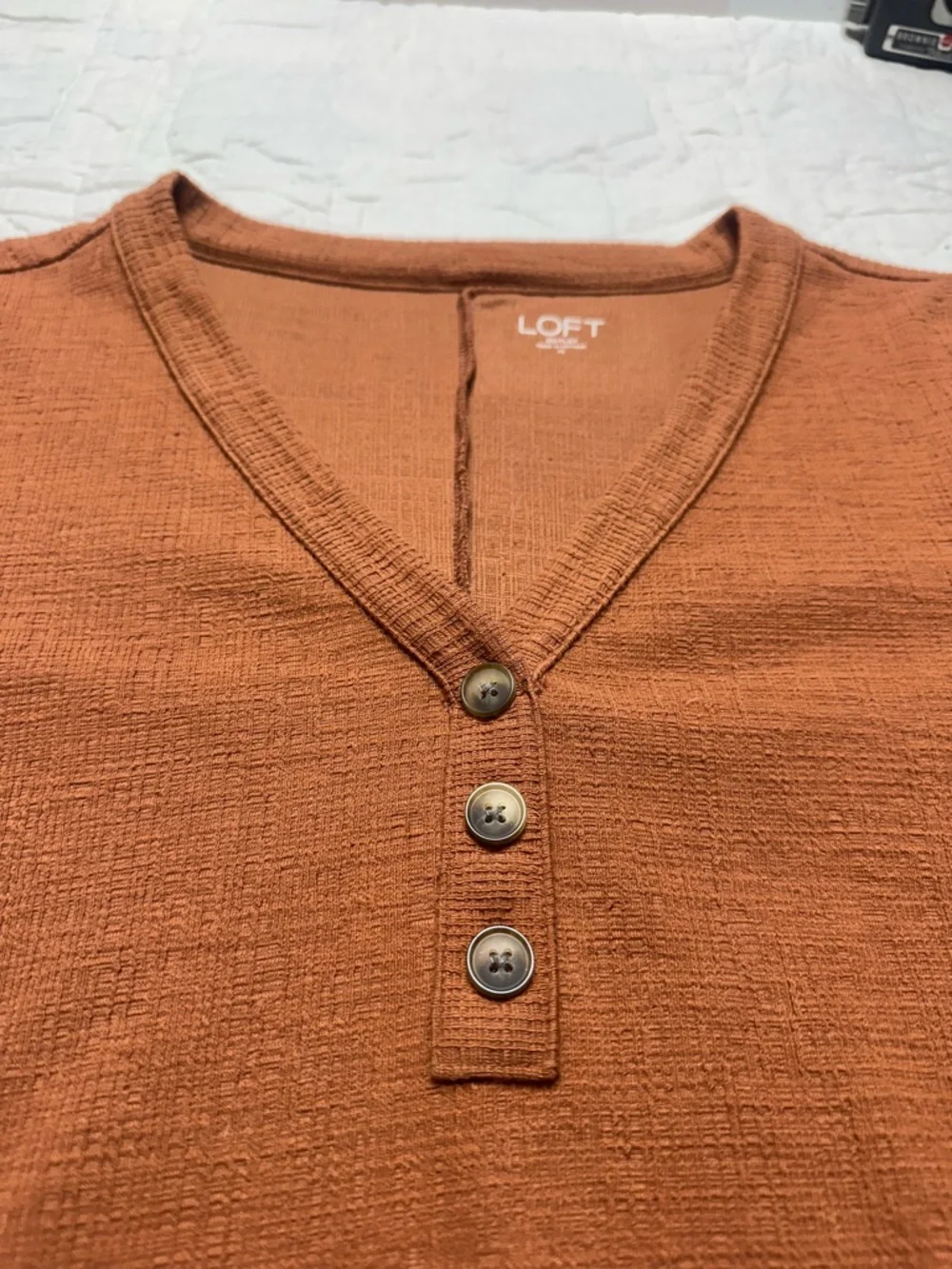 LOFT Rust Brown Textured Knit Henley Top Short Sleeve V Neck Medium - Picture 6 of 10